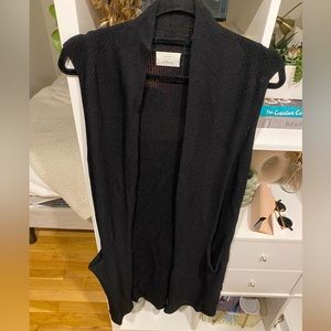 Aritzia Wilfred sleeveless open front tunic vest